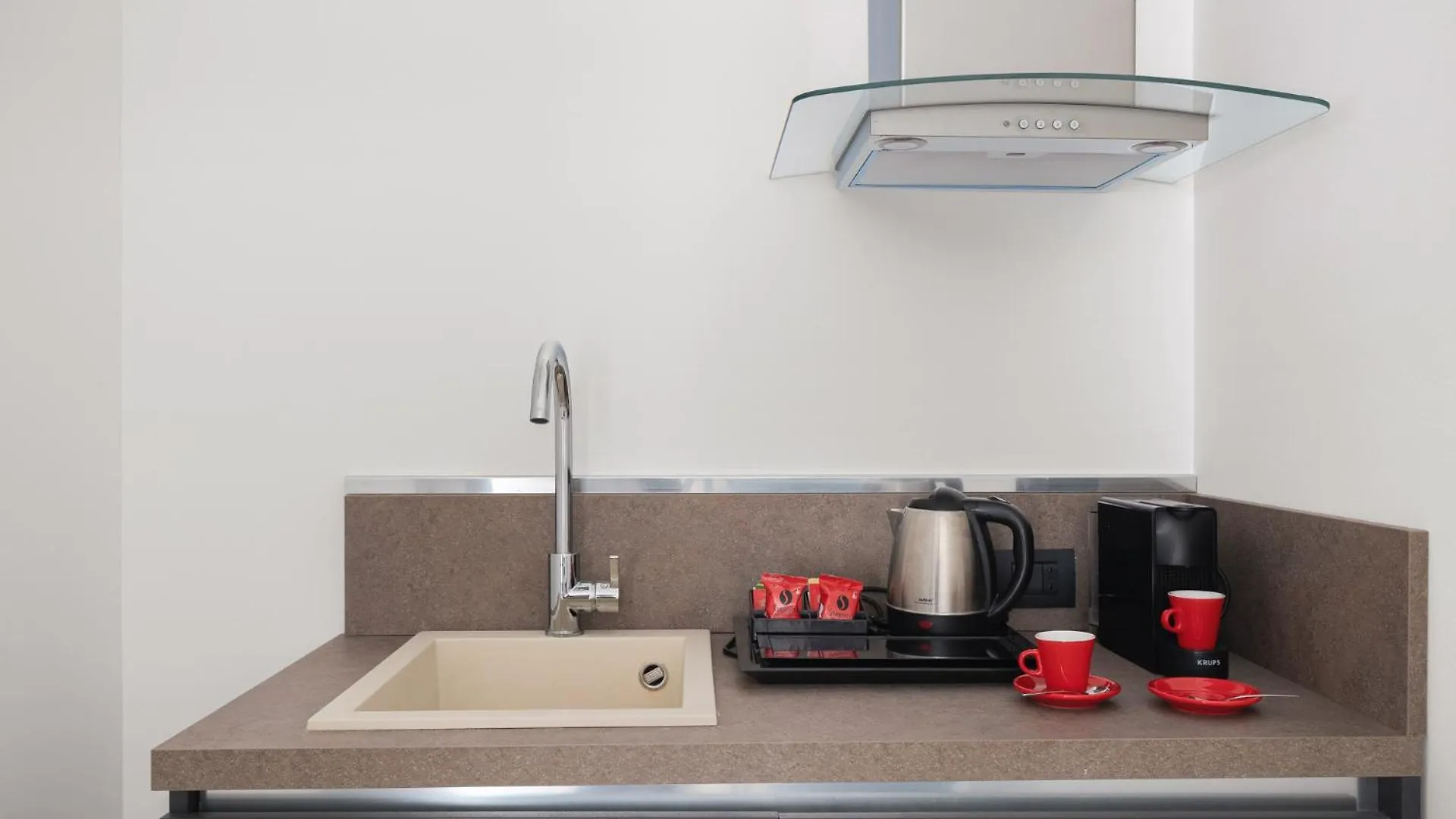 Palazzo Sovrana Serviced Luxury Apartments Palermo 4*,  Italy