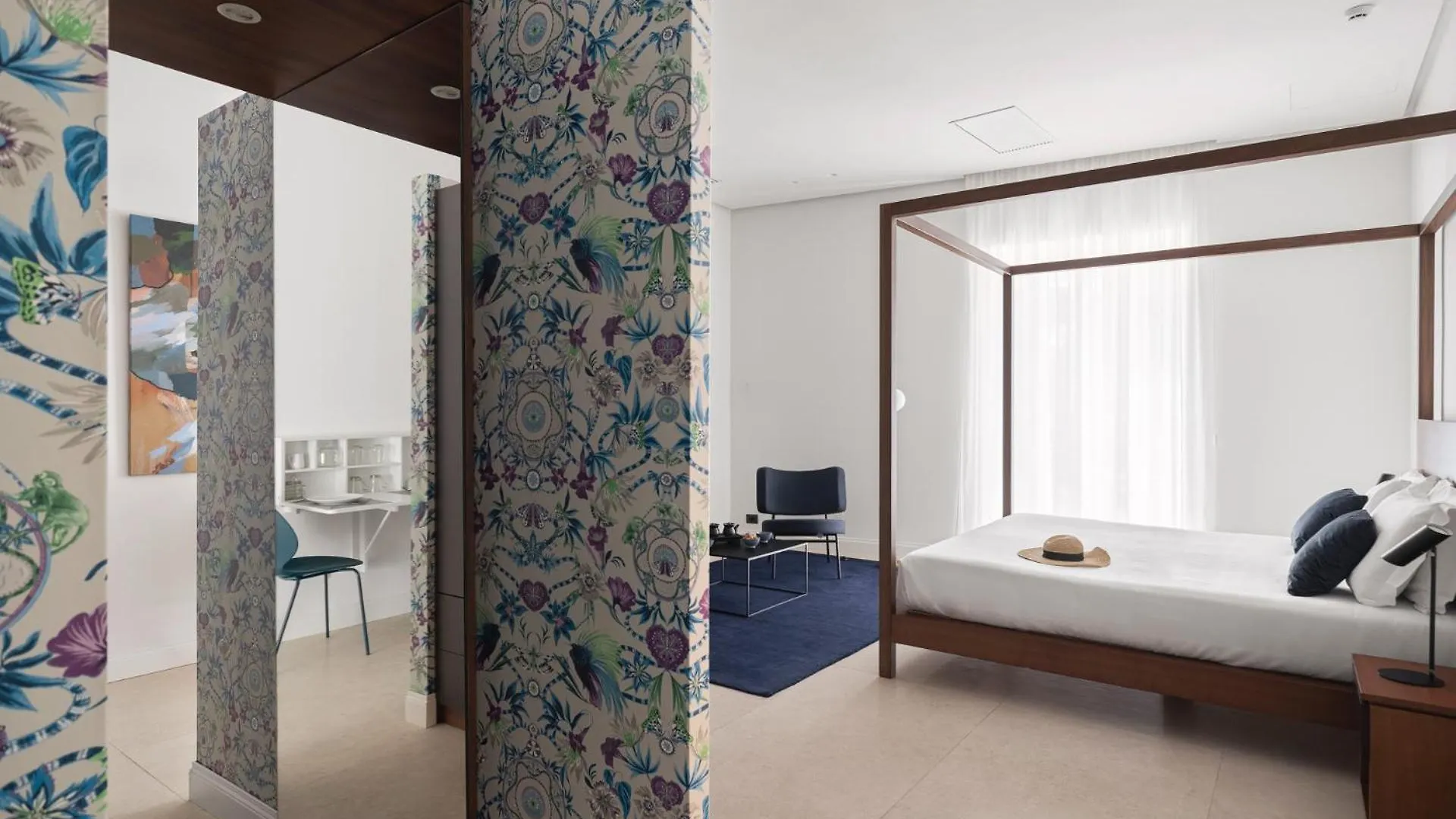 Palazzo Sovrana Serviced Luxury Apartments Palermo 4*,  Italy